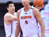 -今晨国王杯传出新动向，广厦男篮战术微调，管理层表态——引发热议，临场指挥获称赞的简单介绍